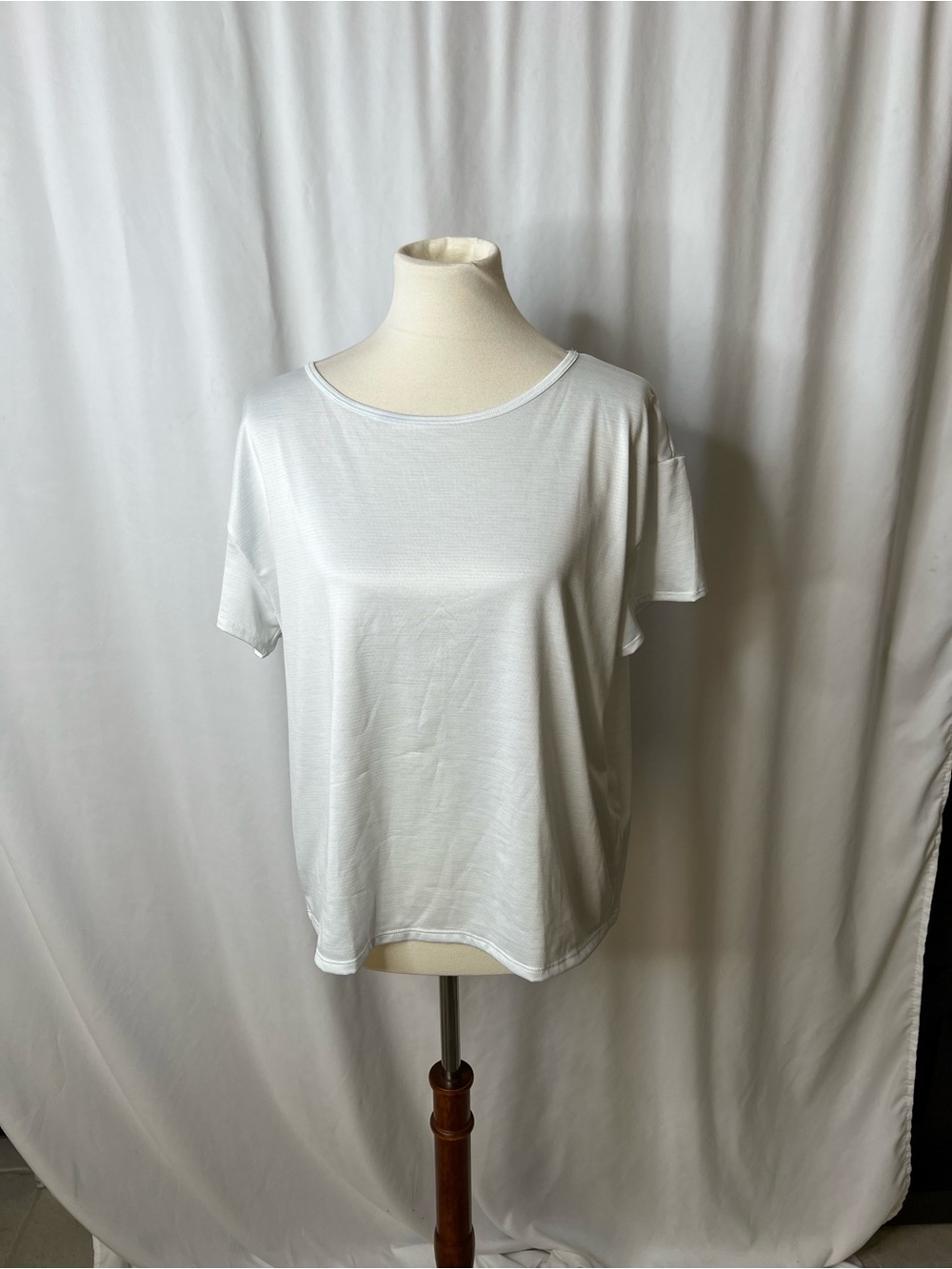 Under Armour HeatGear Open Back Active Top – White – Size Large